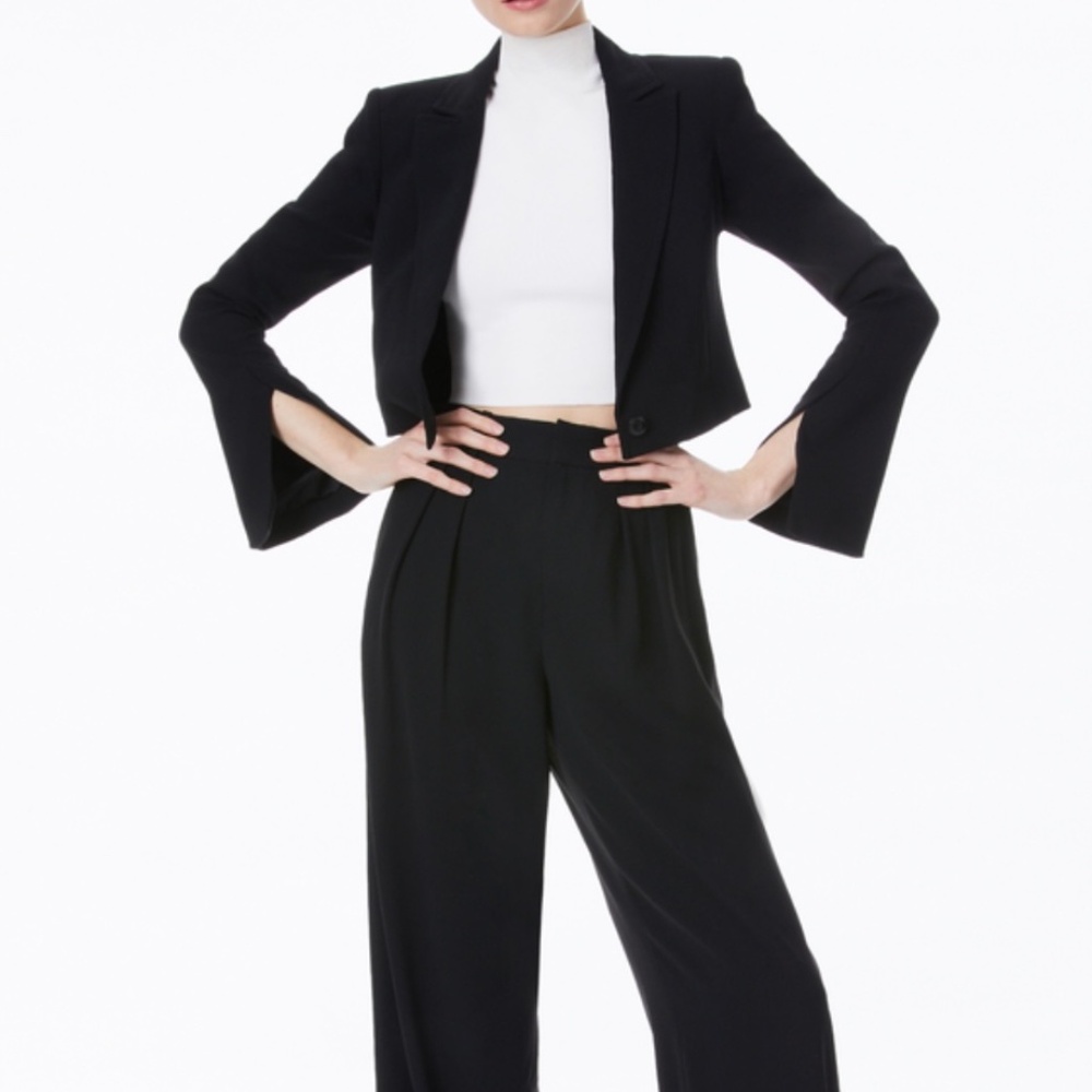 Alice + Olivia Breann Cropped Blazer